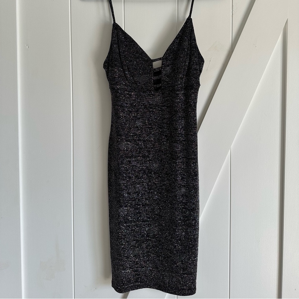 Haute Monde Elegant Black Iridescent Sleeveless Party Prom Homecoming Dress